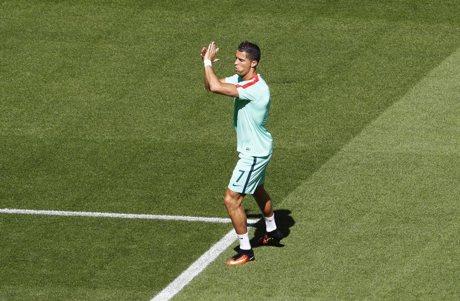 Cristiano Ronaldo durante il riscaldamento. REUTERS